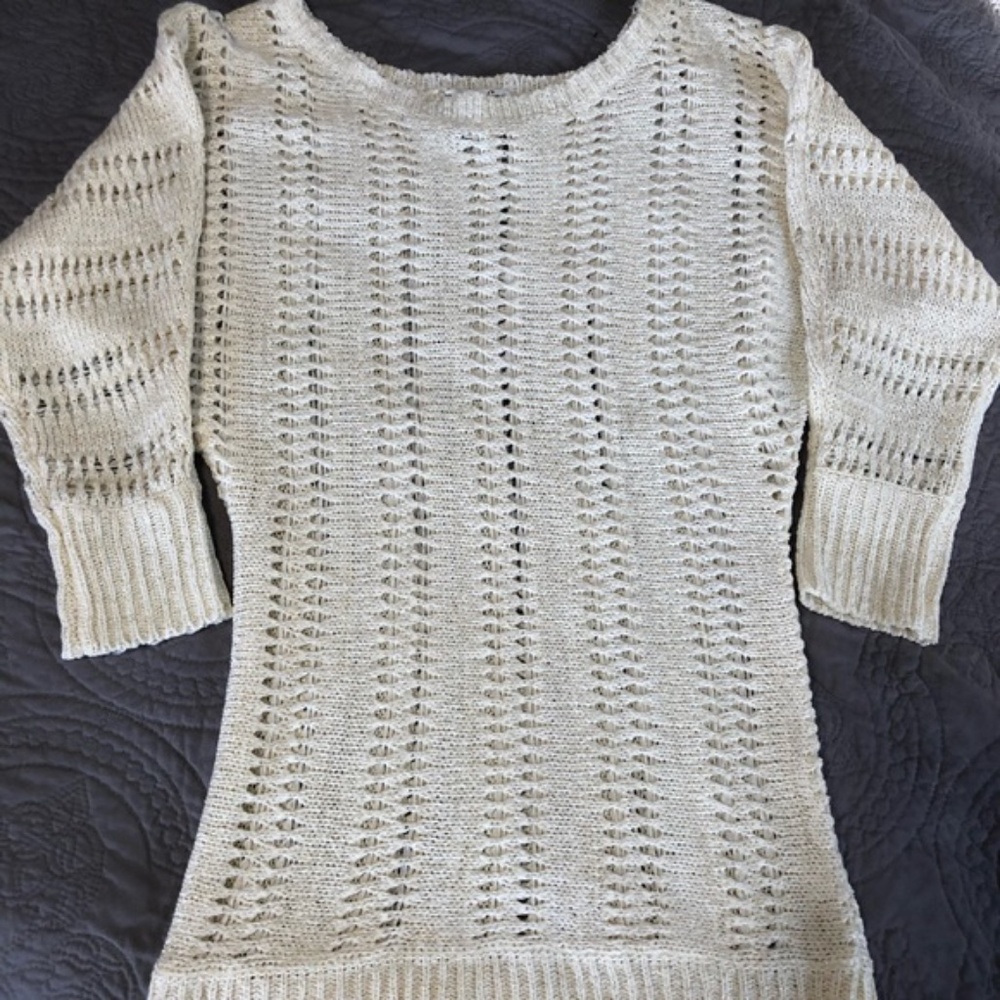Demanding Women's White Sweater